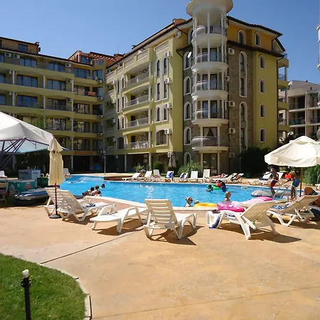 Summer Dreams -apartcomplex