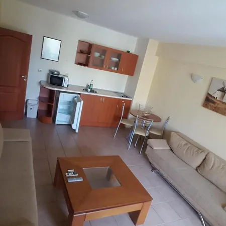Summer Dreams -apartcomplex 3* סאני ביץ'