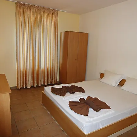 Summer Dreams -apartcomplex Slantchev Briag