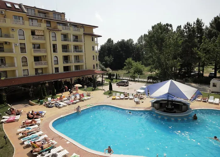 Summer Dreams -apartcomplex